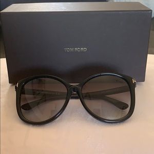 Tom Ford Black Sunnies 🕶